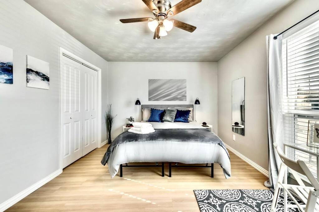 City Outside & Tranquility Inside Dallas Esterno foto